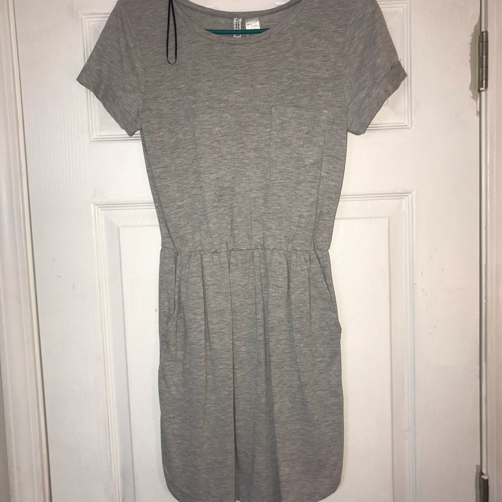 Gray T-Shirt dress, with pockets